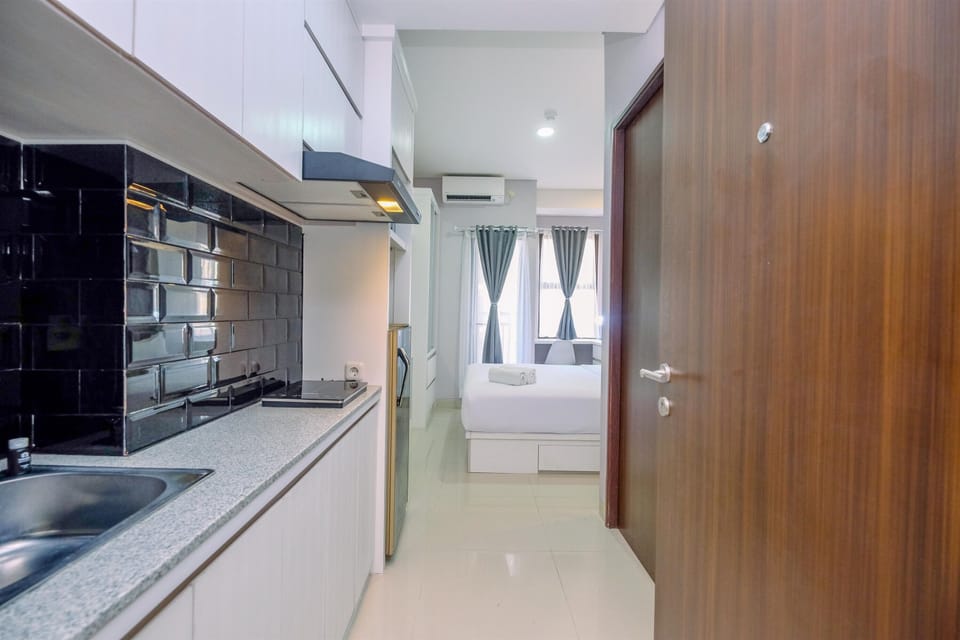 Apartment | Private kitchen | Full-size fridge, stovetop