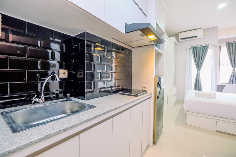 Apartment | Private kitchen | Full-size fridge, stovetop