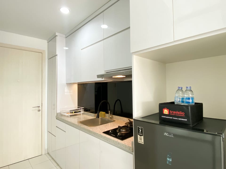 Apartment | Private kitchen | Full-size fridge, stovetop