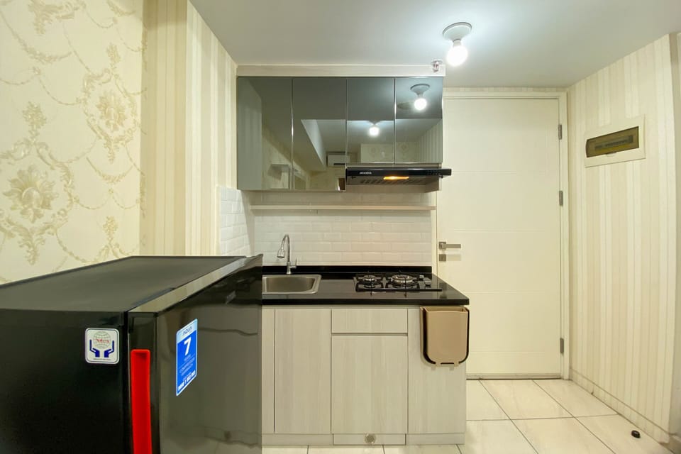 Apartment, 2 Bedrooms | Private kitchen | Full-size fridge, stovetop