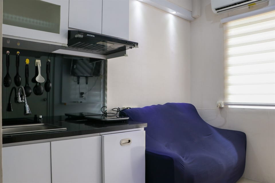 Apartment, 2 Bedrooms | Private kitchen | Full-size fridge, stovetop
