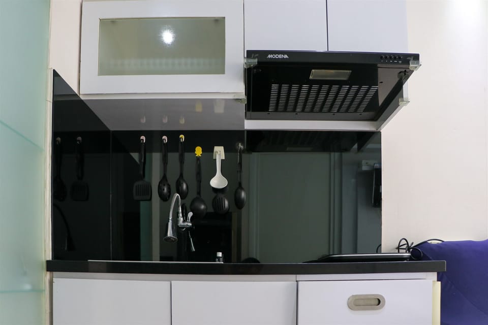 Apartment, 2 Bedrooms | Private kitchen | Full-size fridge, stovetop