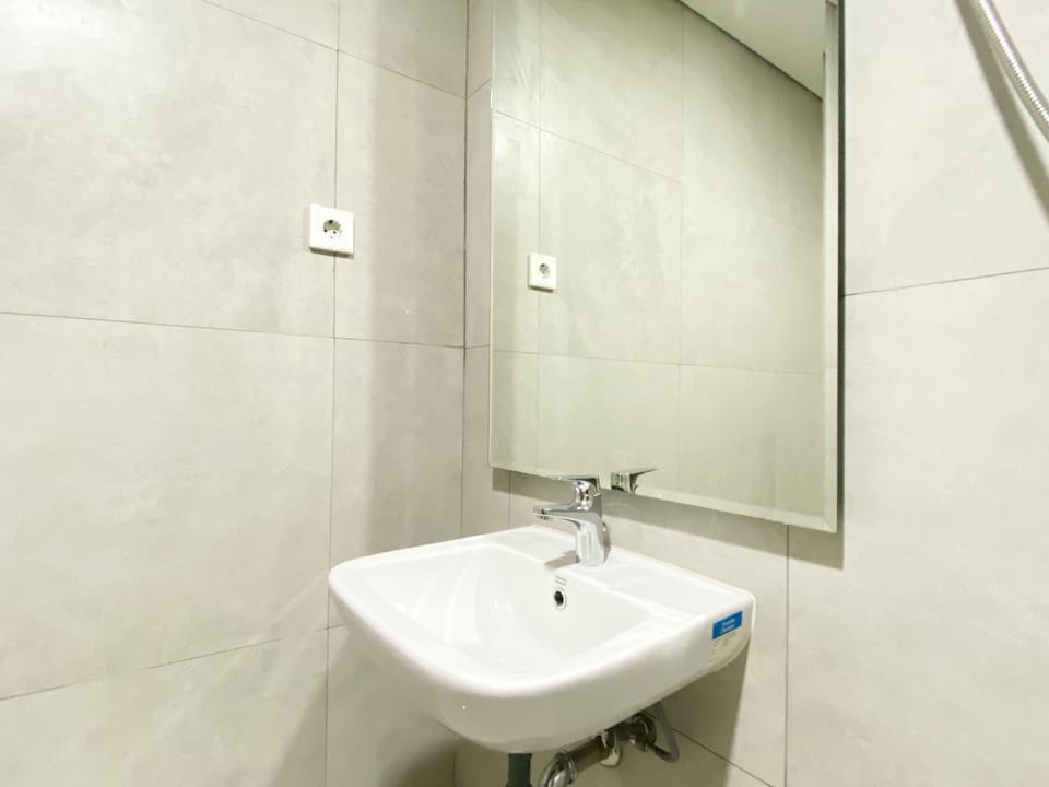 Cozy Studio Room At Pollux Chadstone Apartment Apartment in West Java
