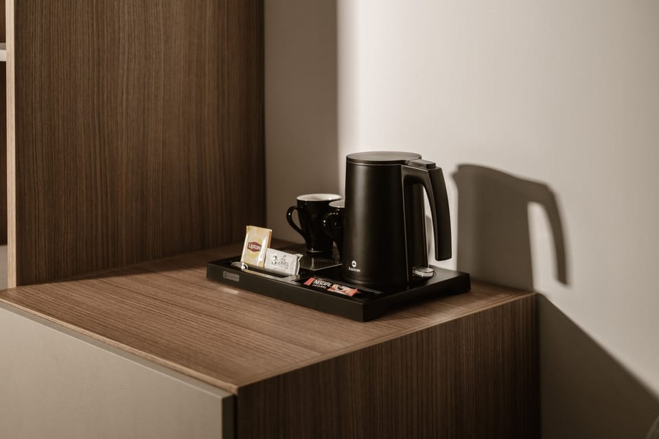 Standard Room | Hypo-allergenic bedding, minibar, desk, laptop workspace