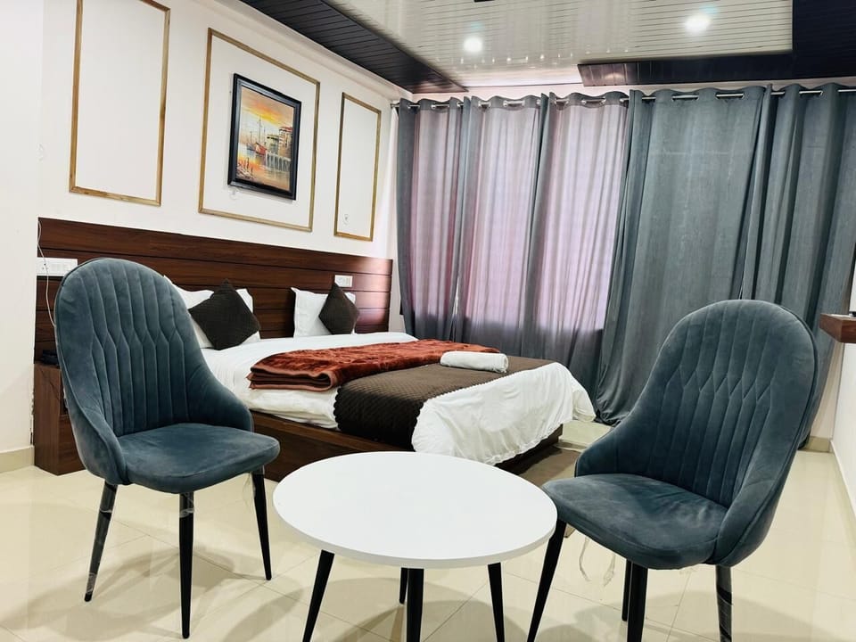 Premium bedding, down comforters, free WiFi, bed sheets