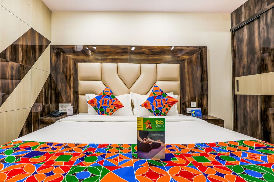 Egyptian cotton sheets, premium bedding, in-room safe, desk