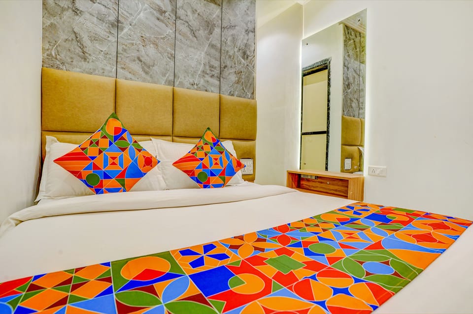 Egyptian cotton sheets, premium bedding, in-room safe, free WiFi