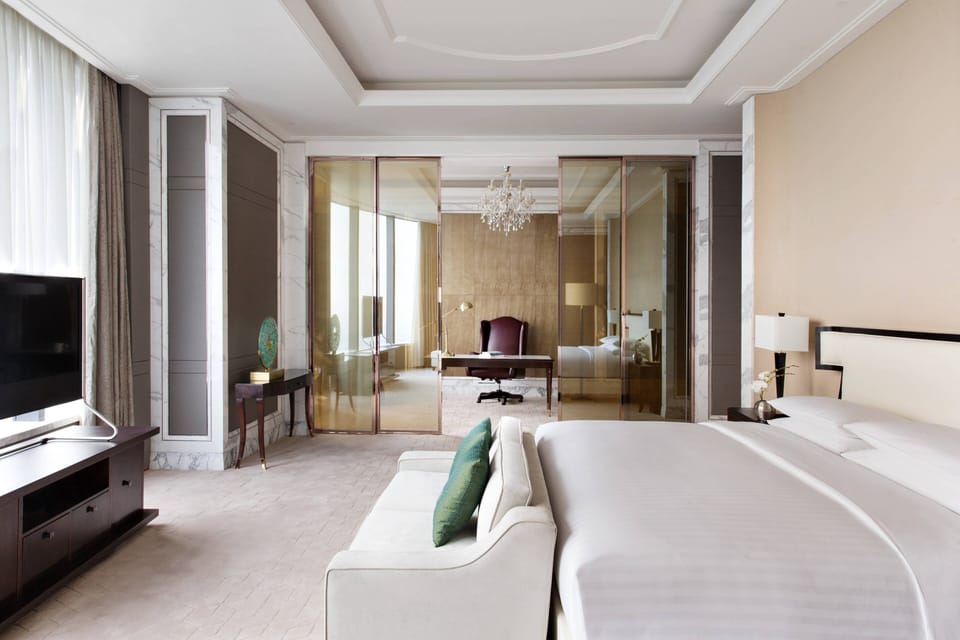 Premium bedding, minibar, in-room safe, desk
