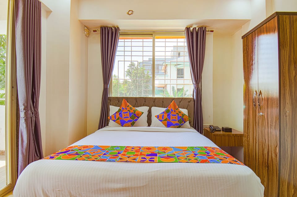 Egyptian cotton sheets, premium bedding, free WiFi, bed sheets
