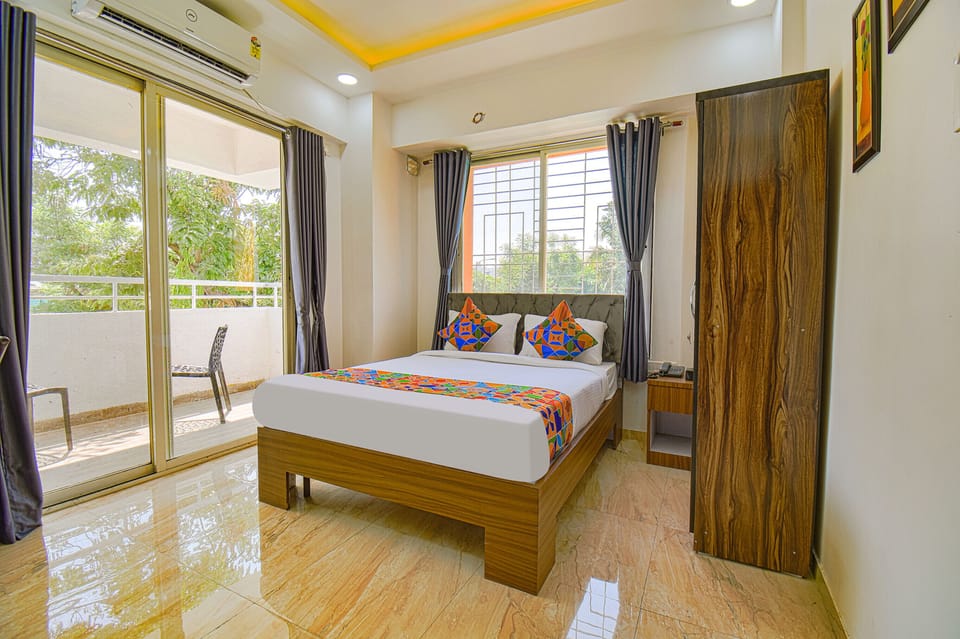 Egyptian cotton sheets, premium bedding, free WiFi, bed sheets