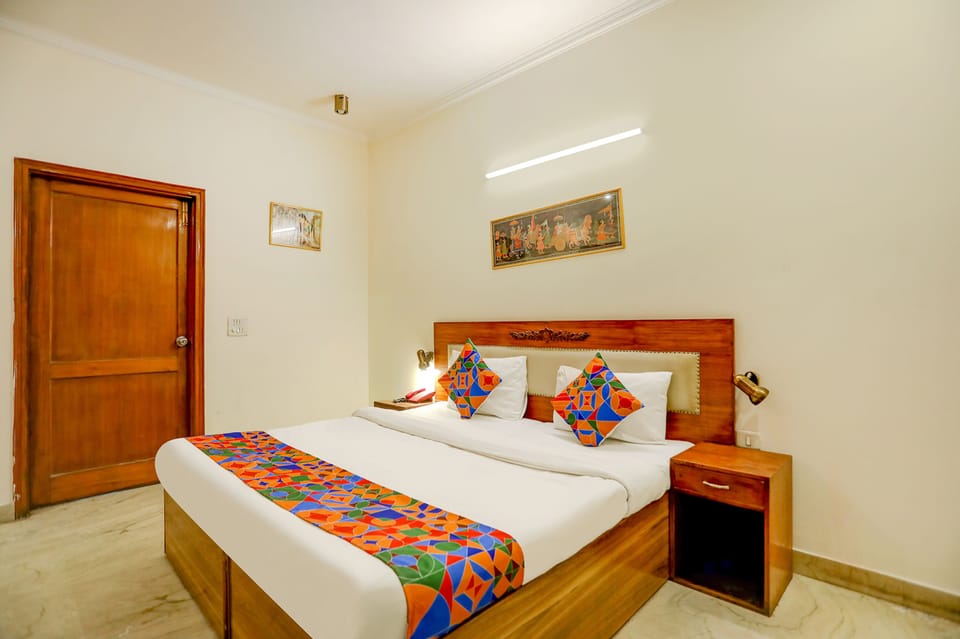 WiFi (free), bed sheets