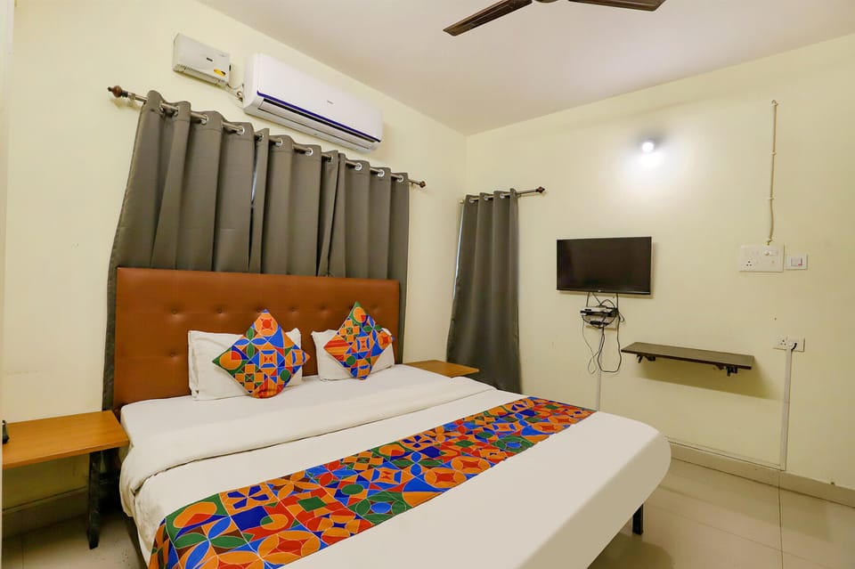 WiFi (free), bed sheets