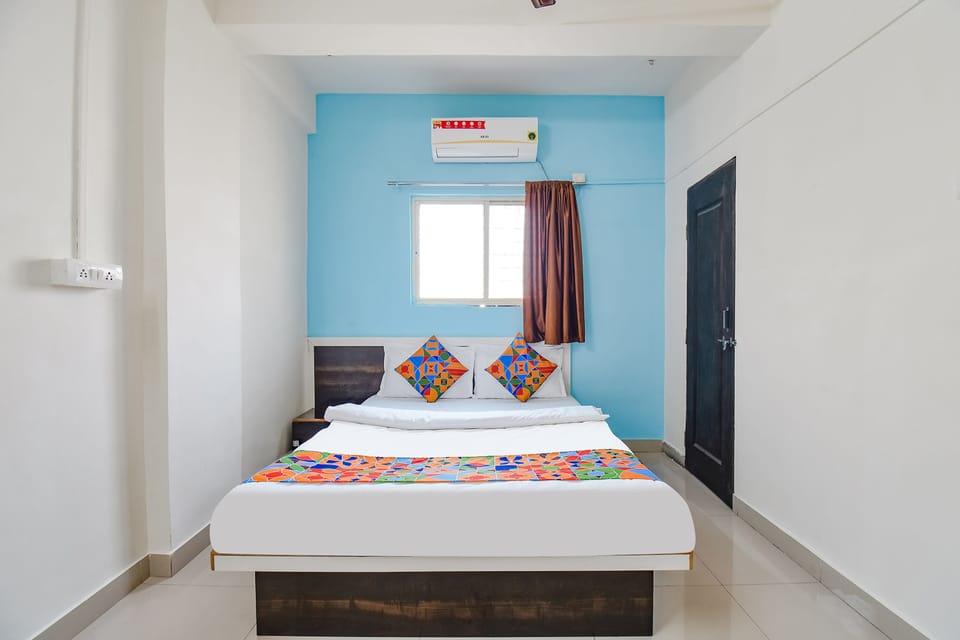 Egyptian cotton sheets, premium bedding, free WiFi, bed sheets