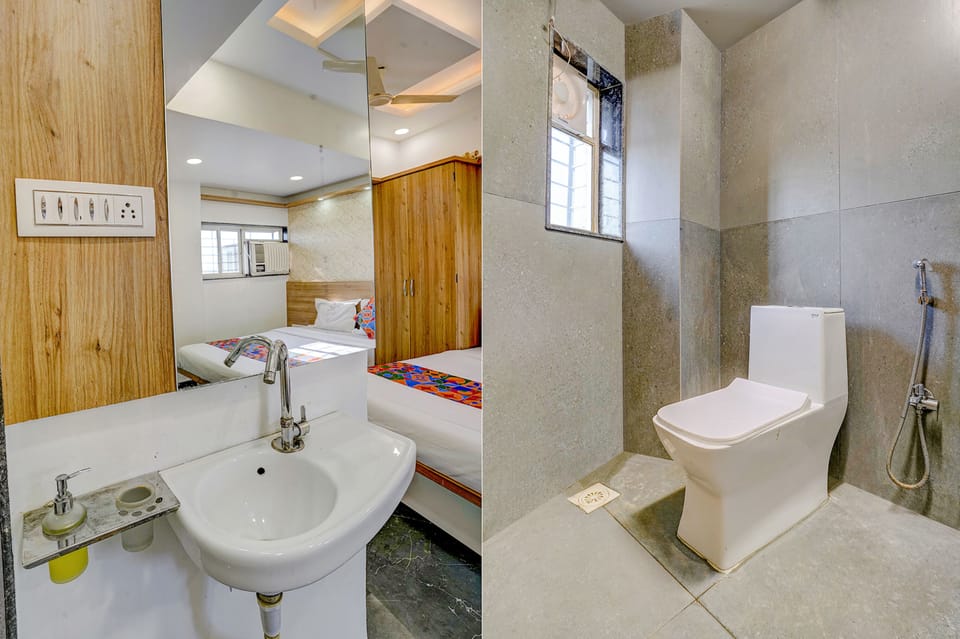 Shower, rainfall showerhead, free toiletries, towels