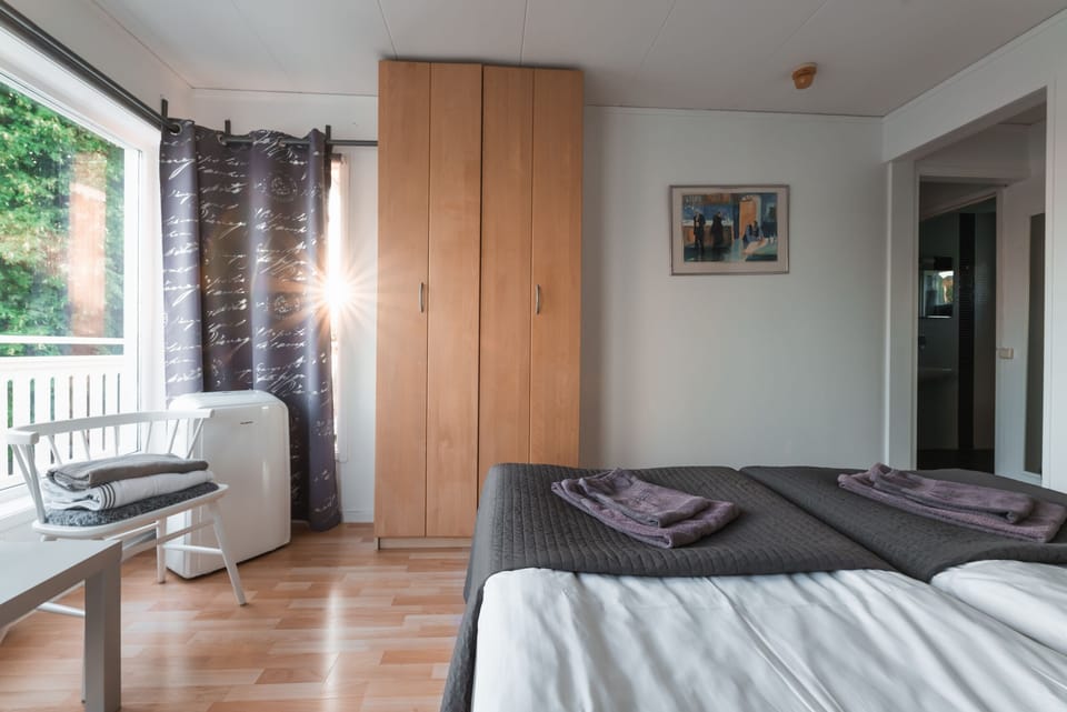 Individually decorated, individually furnished, bed sheets