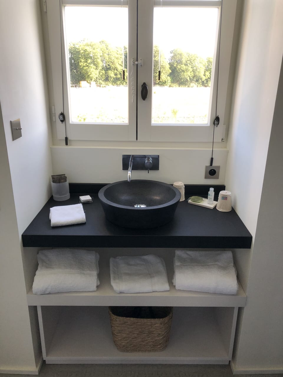 Classic Double Room | Bathroom | Shower, rainfall showerhead, hair dryer, towels