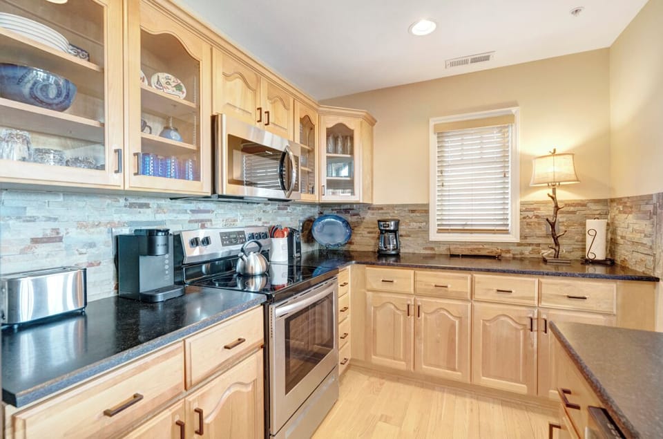 Kitchen--- Granite Counter-tops, Stainless Steel