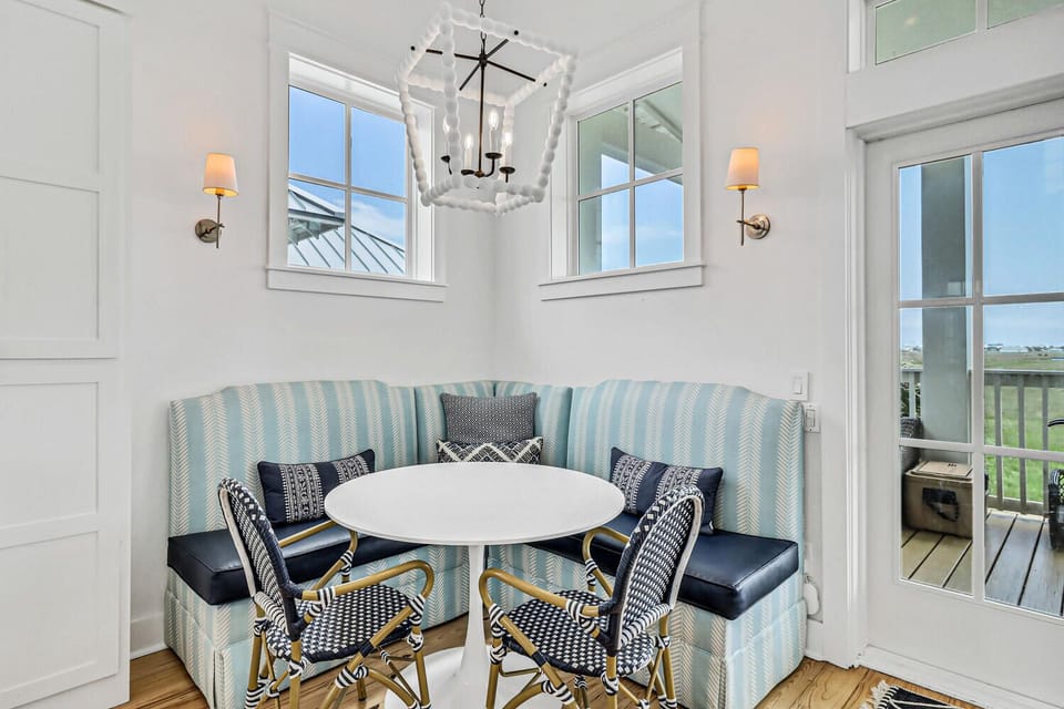 2nd Floor Breakfast Nook