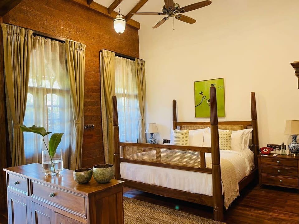 Premier Room | Premium bedding, iron/ironing board, free WiFi, bed sheets