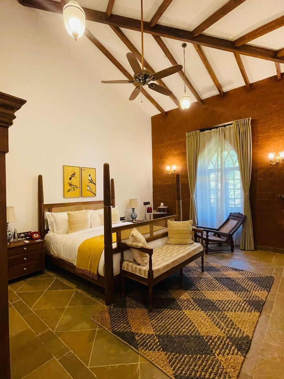 Premium bedding, iron/ironing board, free WiFi, bed sheets