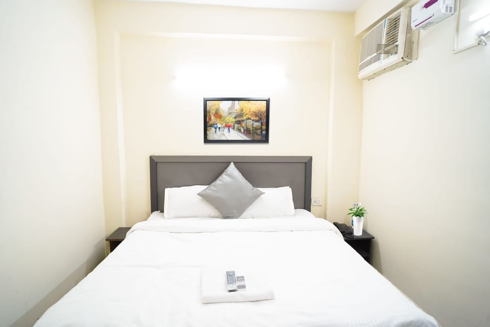 Deluxe Double Room | Soundproofing, free WiFi, bed sheets