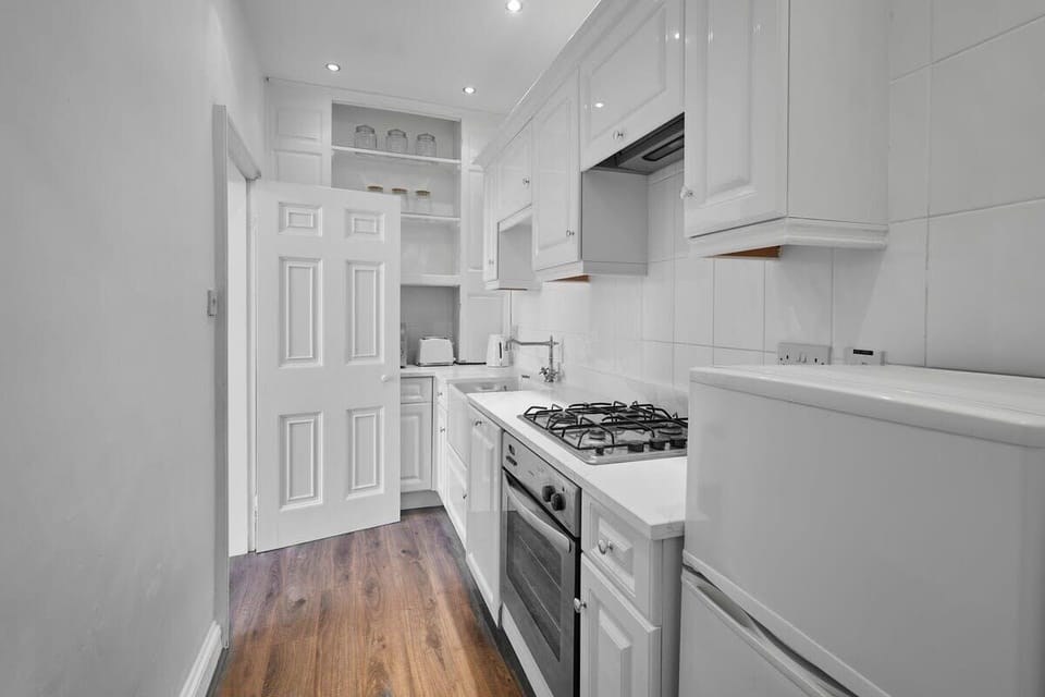 Scoresby Place, Whitby - Host & Stay