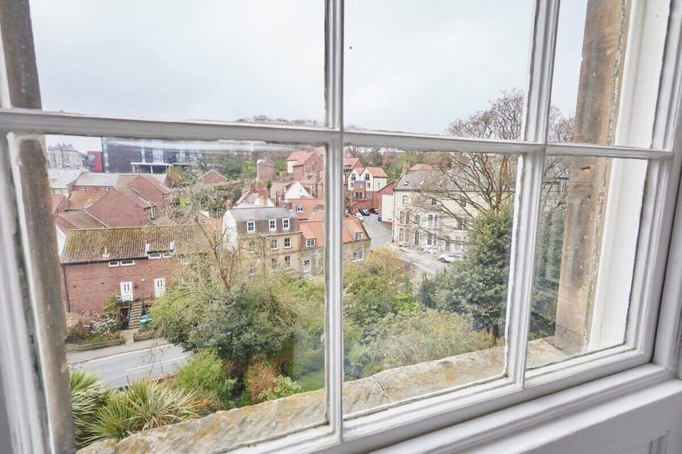 Scoresby Place, Whitby - Host & Stay