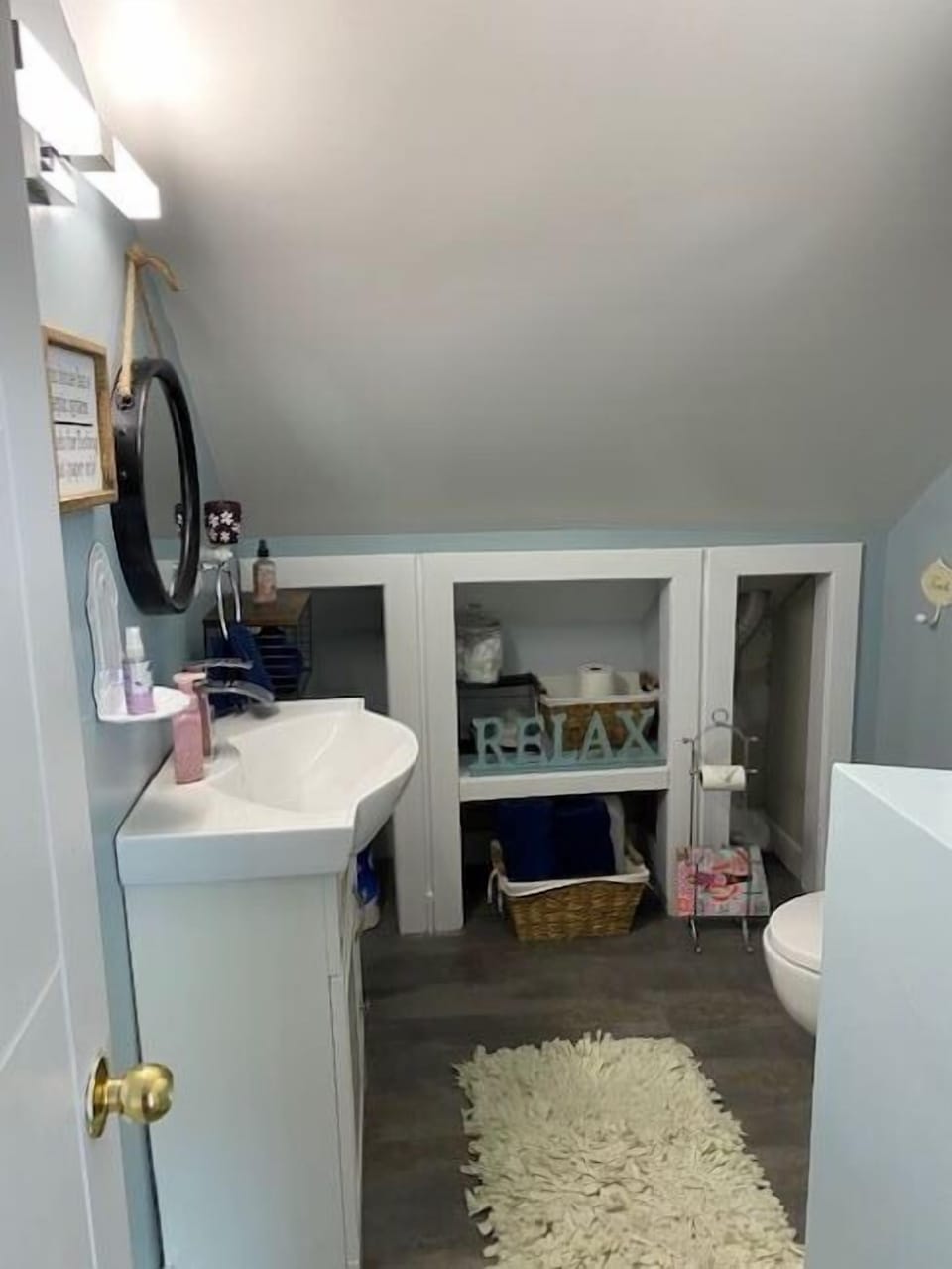Shower, hydromassage showerhead, hair dryer, slippers