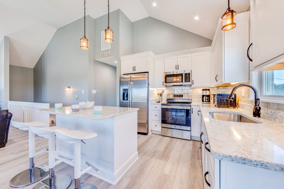 10-Surf-Or-Sound-Realty-1115-High Tides, Good Vibes-Kitchen-3