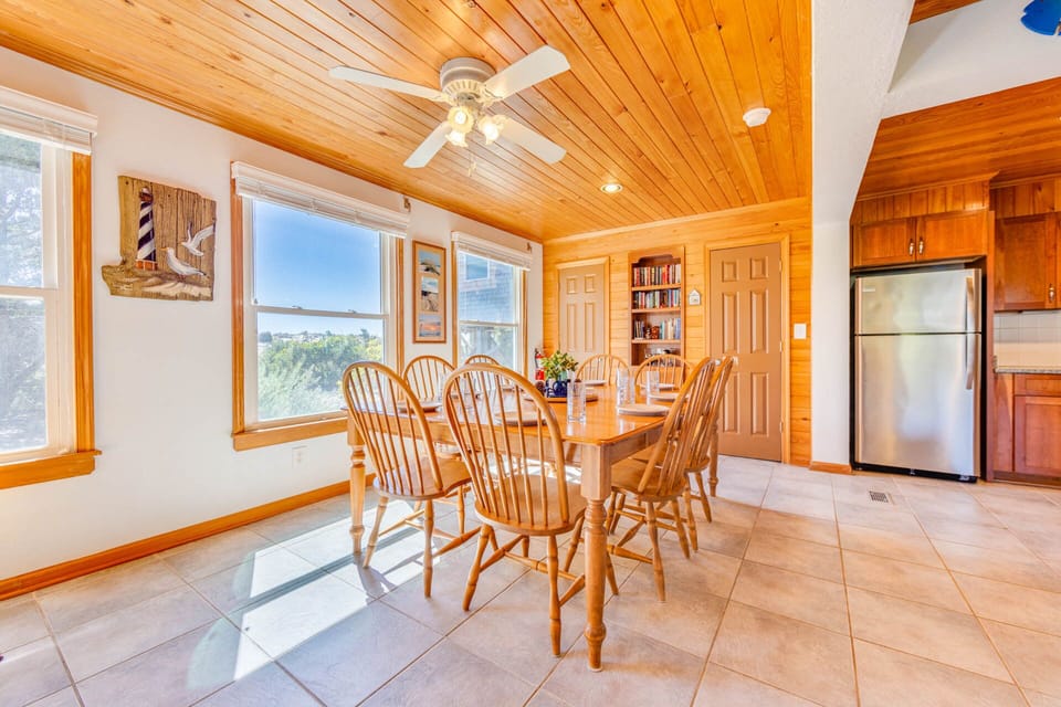 16-Surf-Or-SOund-Realty-1114-Blue Heaven-1st Floor Dining Area-1