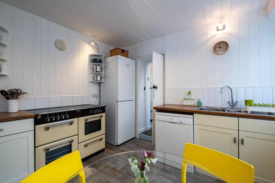 Cottage | Interior