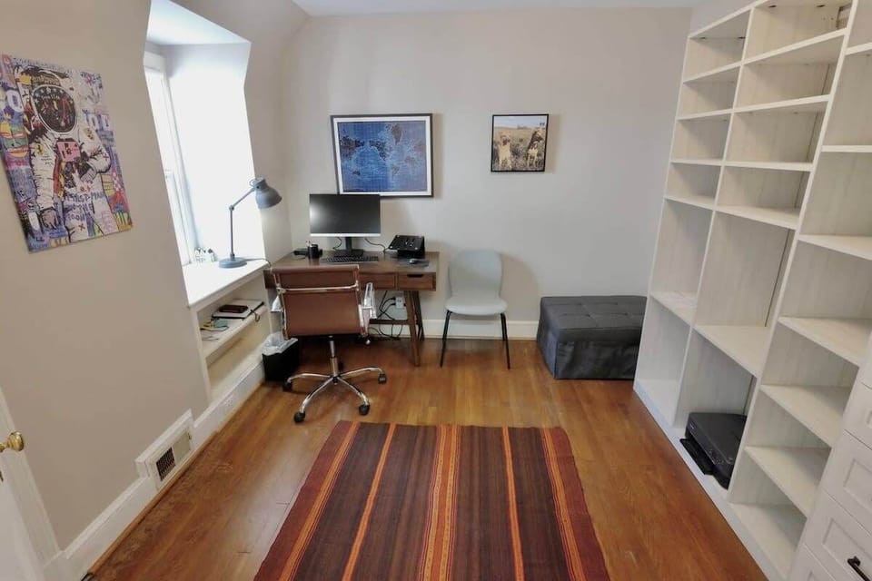 Office with desk and Cot that can sleep a teen/kid! 