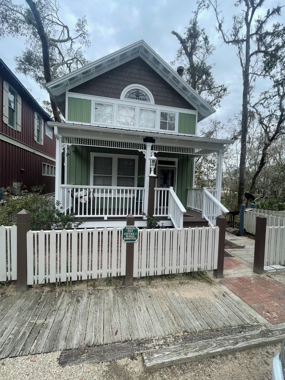 The front of Orange Blossom Cottage 