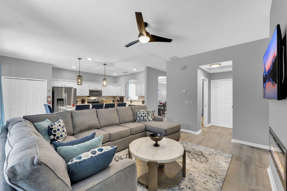 Family room to Kitchen