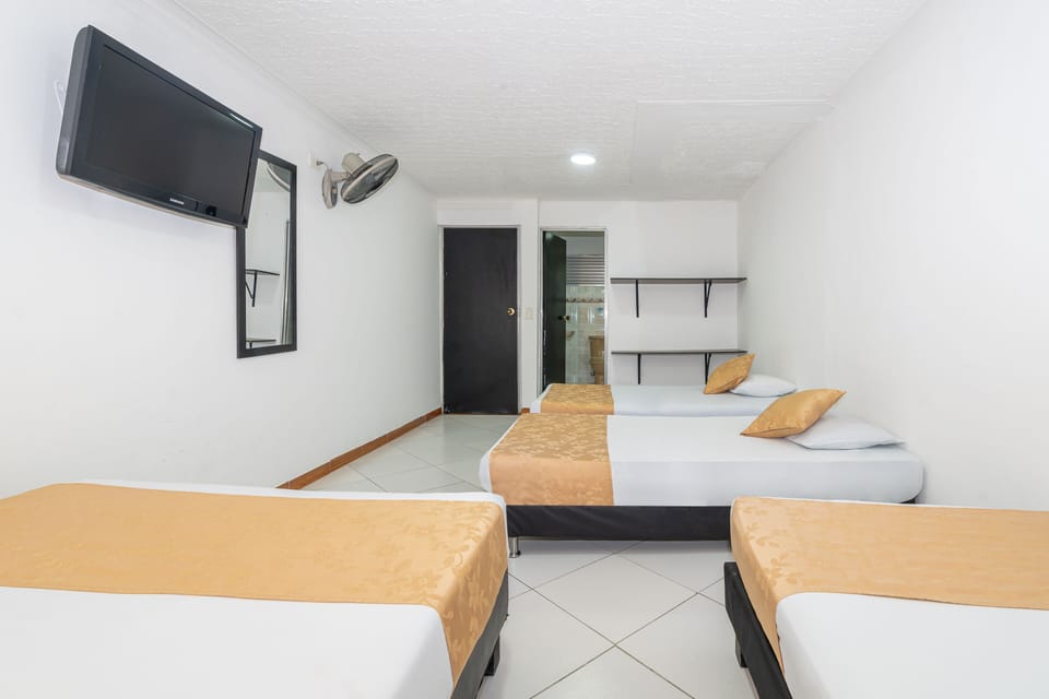 Family Room | Free WiFi, bed sheets
