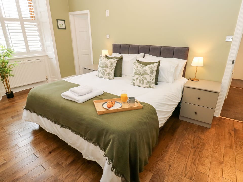 The Old Post Office - Pet Friendly Group Stays in Holmfirth Cottage in Holmfirth
