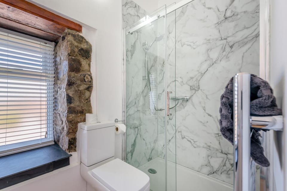 Bedroom ensuite 