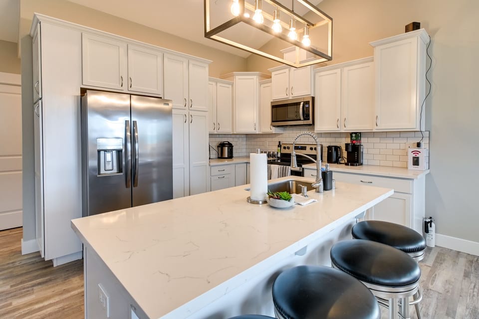 Kitchen | Bar Seating | Coffee Maker | Water Filter | Cooking Basics | Spices