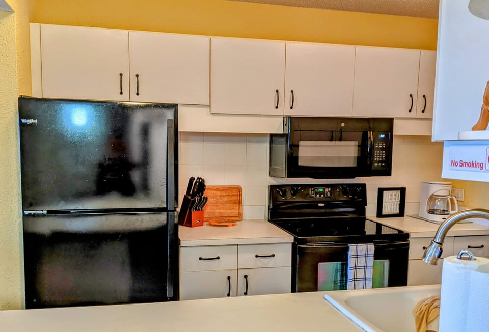 The full kitchen  has everything you need to make yourself at home.