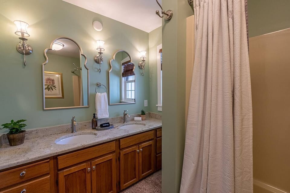 Main Floor Full Bathroom featuring artisanal bath products