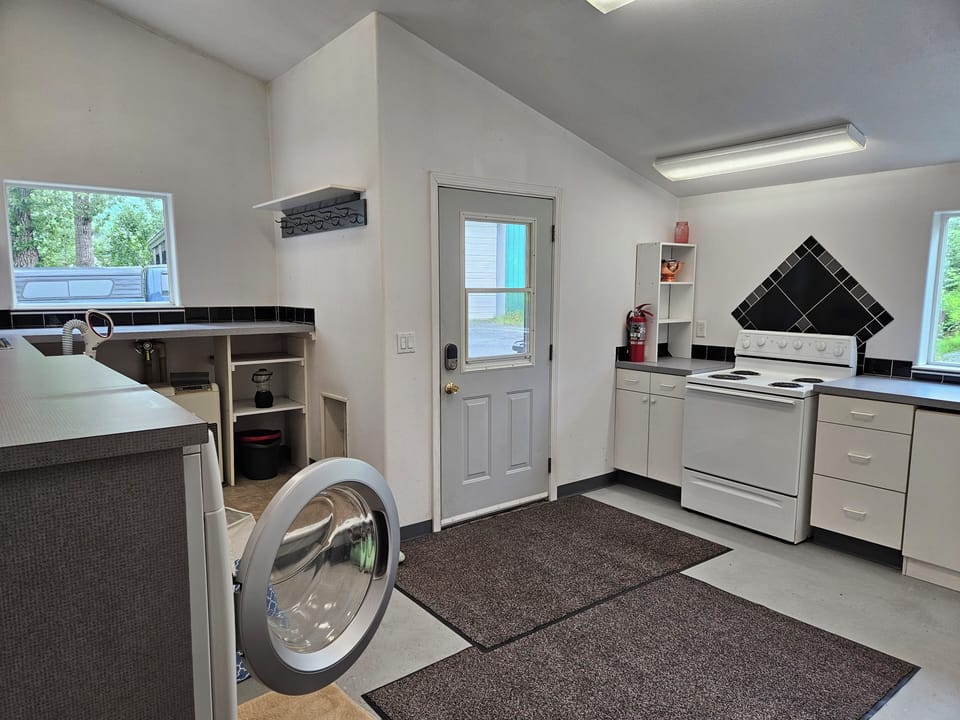 Mud/laundry room 