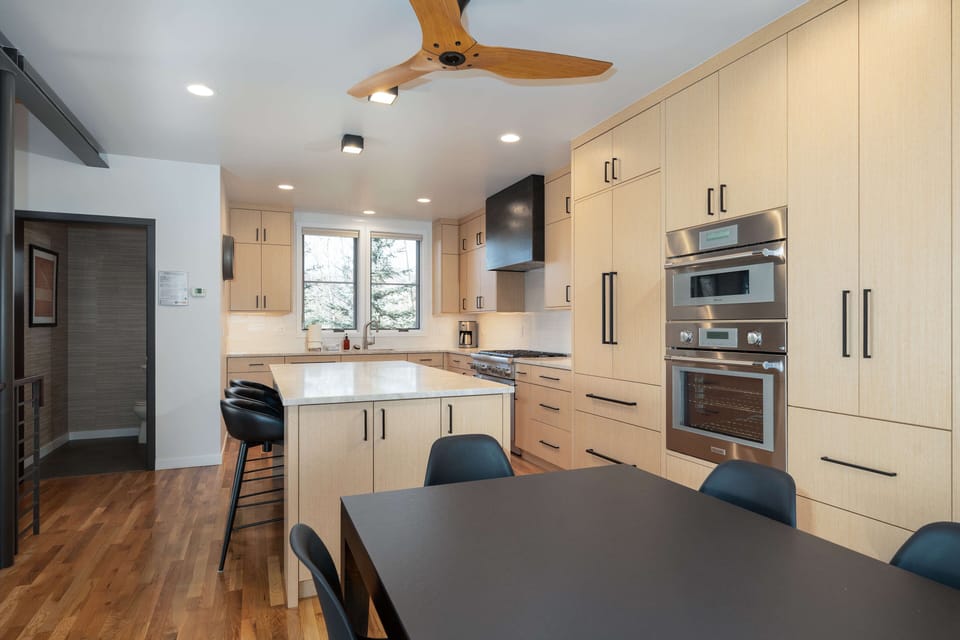 Dining area flows into the kitchen