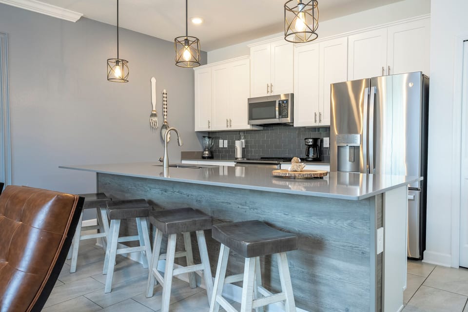 This exquisite, spacious kitchen, where beauty and vibrancy come together in perfect harmony.