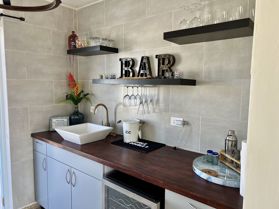 Bar area can be used for muti-purposes 
