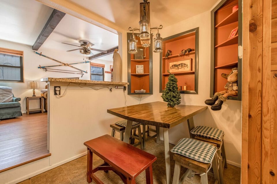Step down to your cozy kitchen!