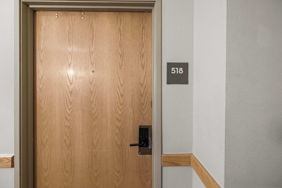 【Unit Entry】Self check-in with a keypad — your code arrives before you do