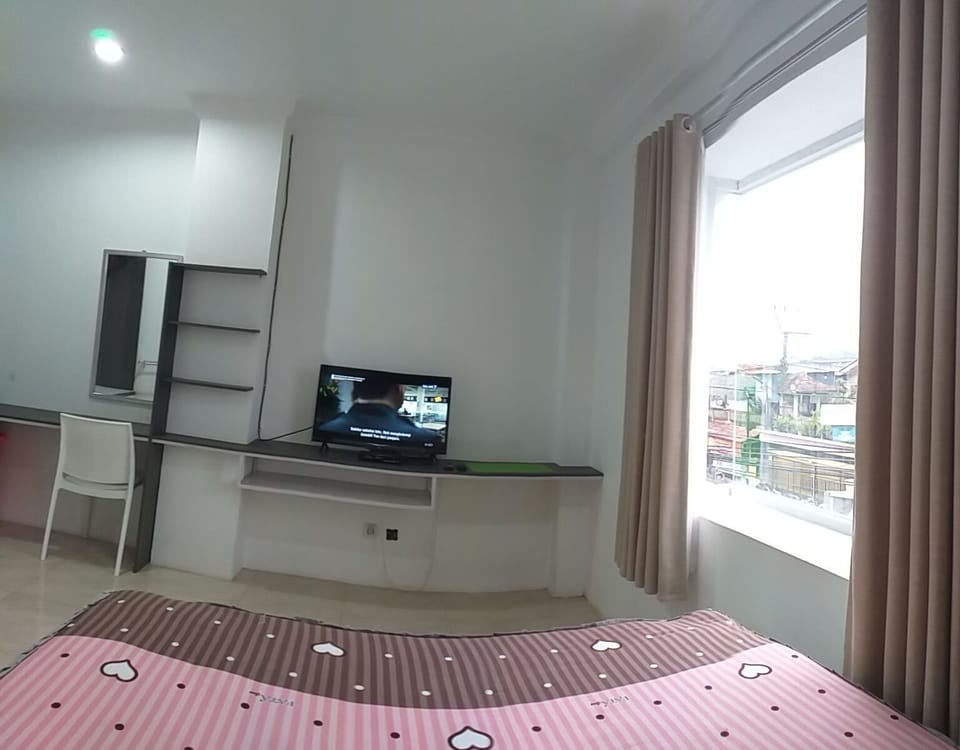 Deluxe Double Room | Desk, laptop workspace, free WiFi, bed sheets