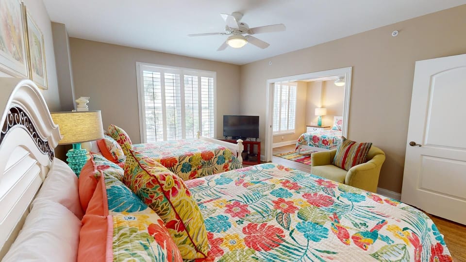 Second Bedroom - Two Queen Beds