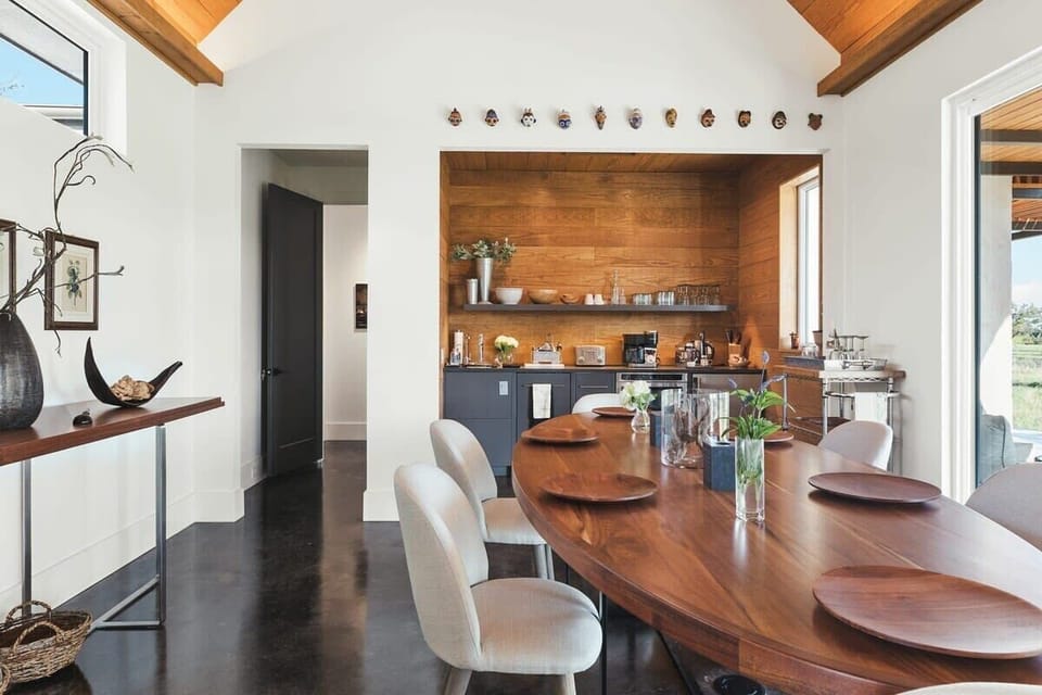 Open Kitchen and dining area