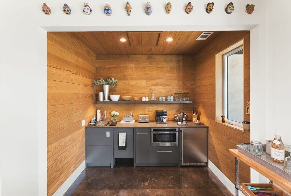 Kitchen with appliances